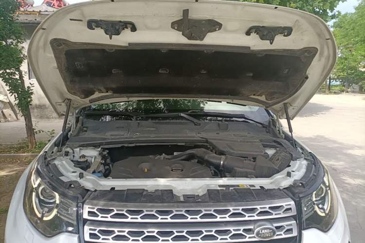 Used Land Rover Discovery Sport 2016 2.0T HSE Engine Bay