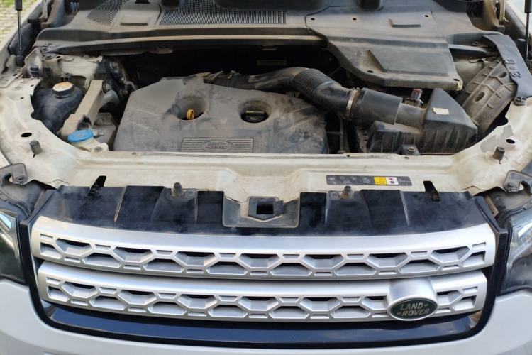 Used Land Rover Discovery Sport 2016 2.0T HSE LUXURY Engine Bay