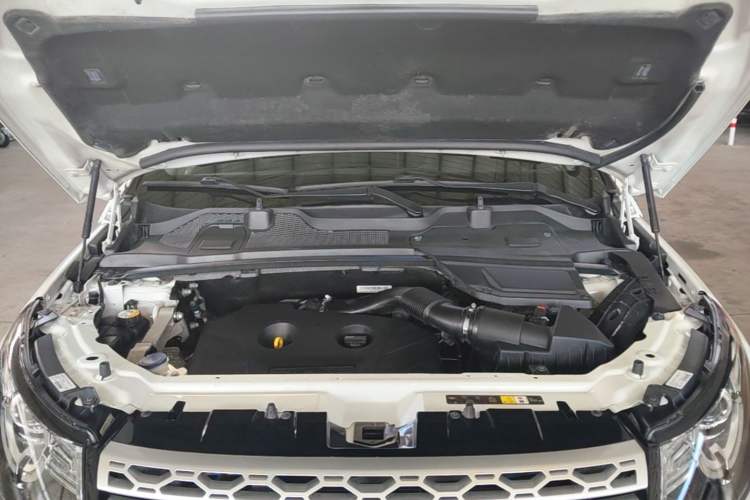 Used Land Rover Discovery Sport 2016 2.0T HSE Engine Bay