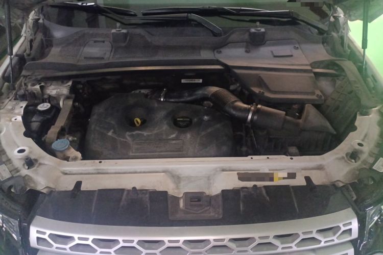 Used Land Rover Discovery Sport 2016 2.0T HSE Engine Bay
