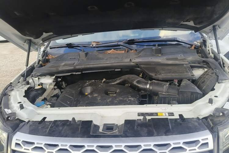 Used Land Rover Discovery Sport 2016 2.0T HSE Engine Bay