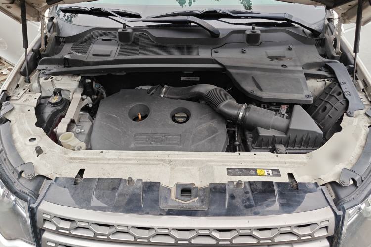Used Land Rover Discovery Sport 2016 2.0T SE Engine Bay