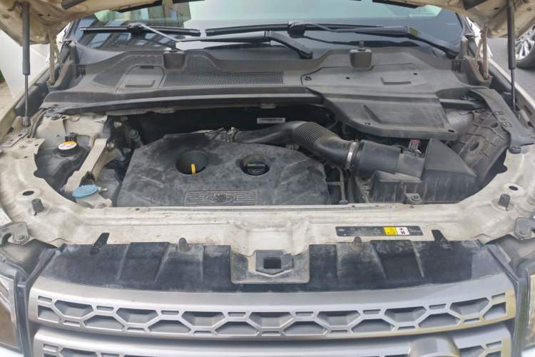 Used Land Rover Discovery Sport 2016 2.0T SE Engine Bay