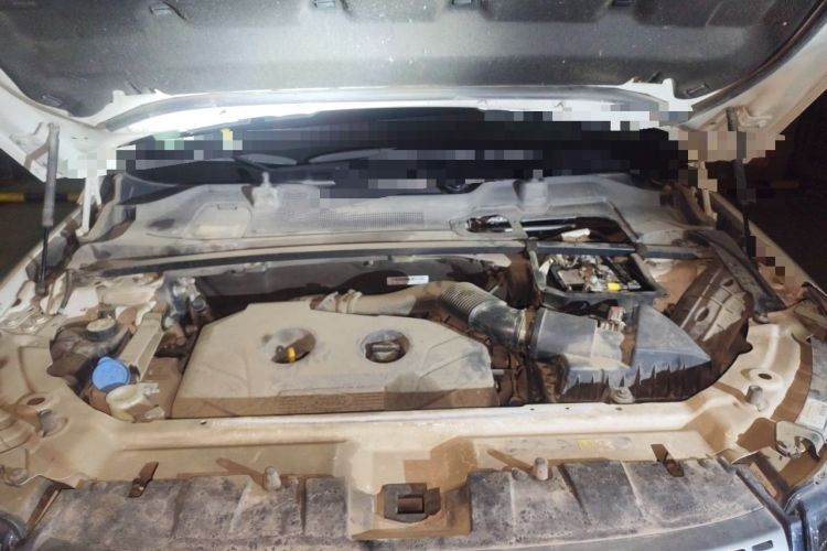 Used Land Rover Discovery Sport 2016 2.0T SE Engine Bay