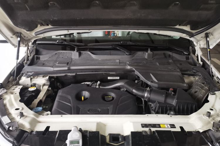 Used Land Rover Discovery Sport 2016 2.0T SE Engine Bay