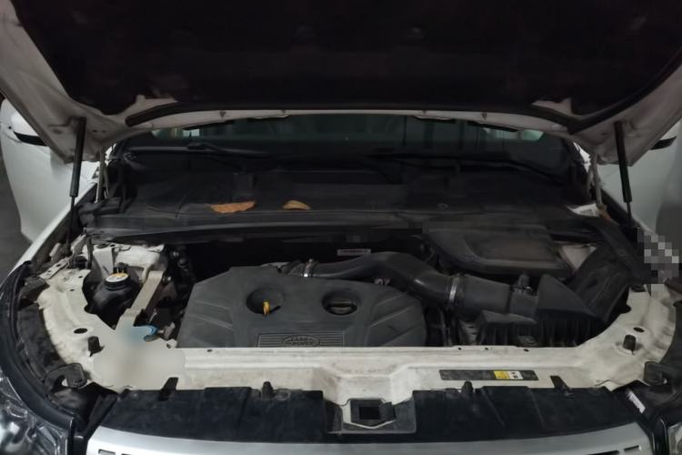 Used Land Rover Discovery Sport 2016 2.0T HSE Engine Bay