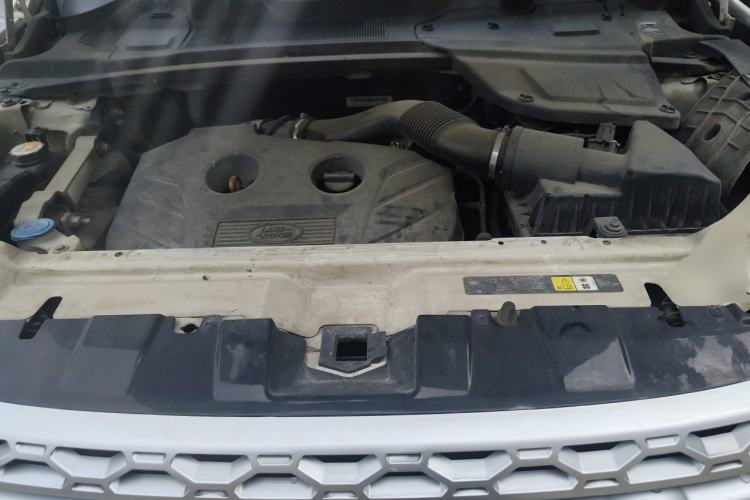 Used Land Rover Discovery Sport 2016 2.0T HSE Engine Bay