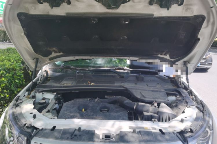 Used Land Rover Discovery Sport 2016 2.0T HSE Engine Bay