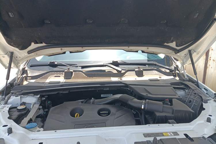 Used Land Rover Discovery Sport 2016 2.0T S Engine Bay