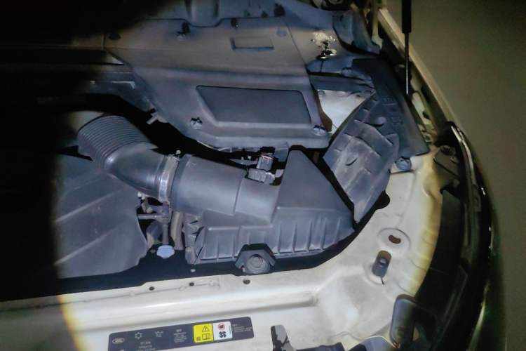 Used Land Rover Discovery Sport 2016 2.0T HSE LUXURY Engine Bay Left
