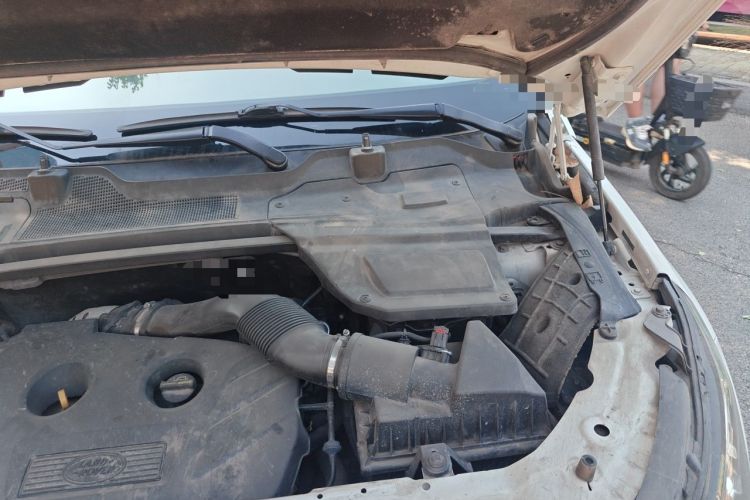 Used Land Rover Discovery Sport 2016 2.0T S Engine Bay Left