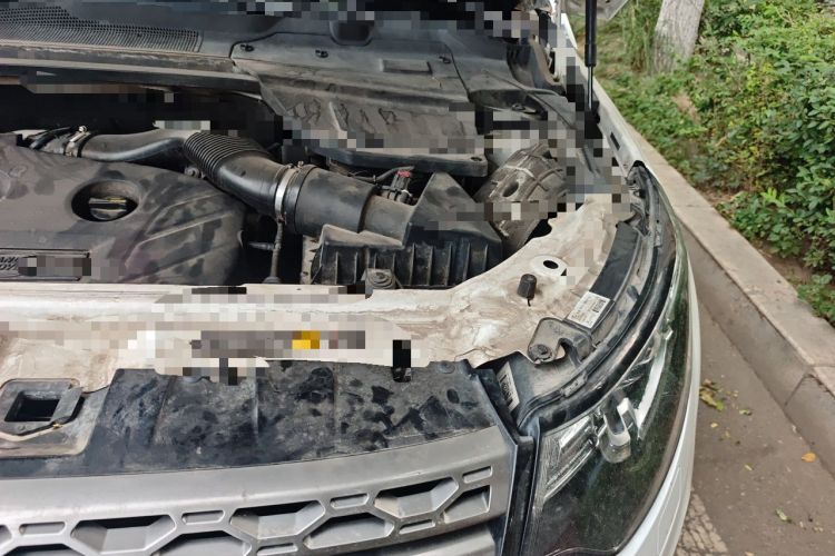 Used Land Rover Discovery Sport 2016 2.0T SE Engine Bay Left