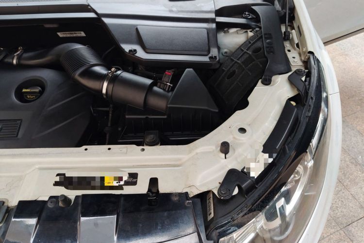Used Land Rover Discovery Sport 2016 2.0T HSE Engine Bay Left