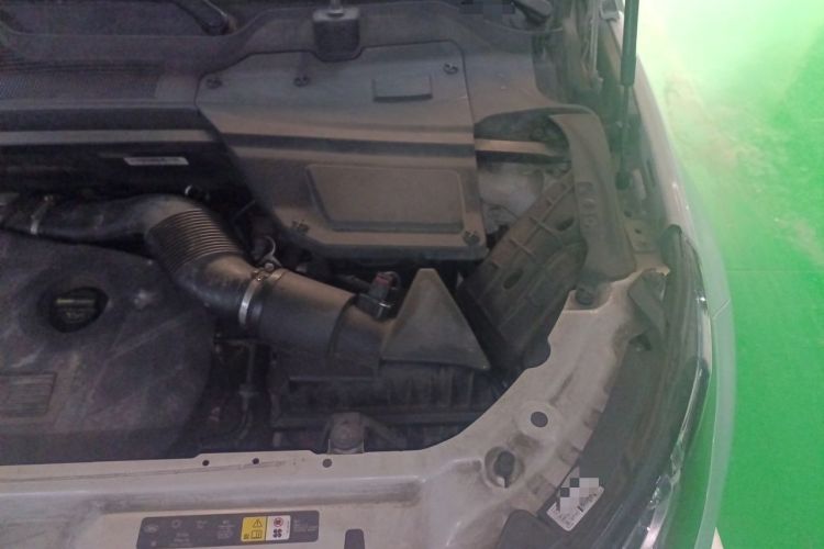 Used Land Rover Discovery Sport 2016 2.0T HSE Engine Bay Left