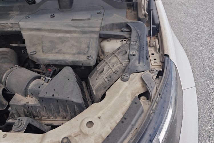 Used Land Rover Discovery Sport 2016 2.0T HSE Engine Bay Left
