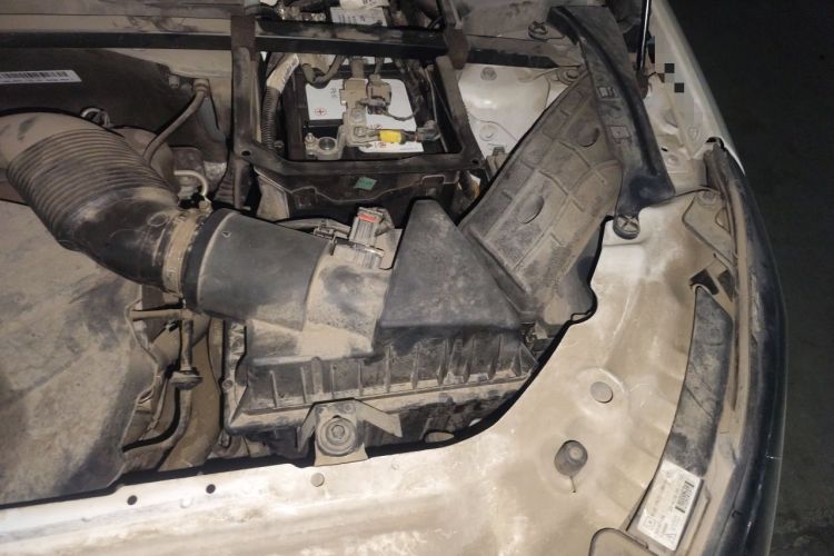 Used Land Rover Discovery Sport 2016 2.0T SE Engine Bay Left