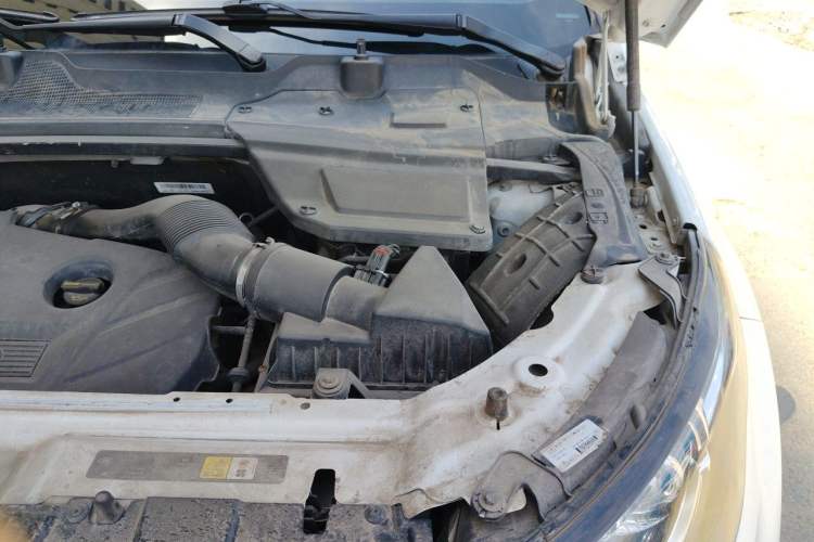 Used Land Rover Discovery Sport 2016 2.0T HSE Engine Bay Left