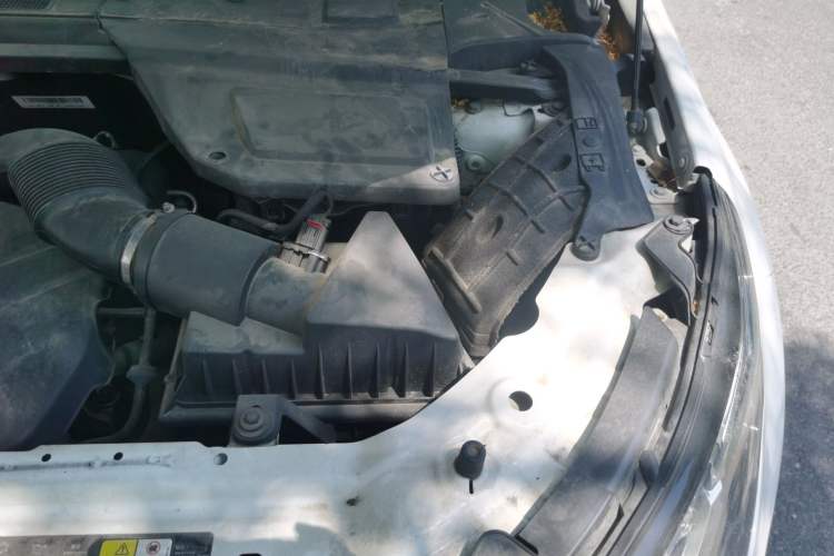 Used Land Rover Discovery Sport 2016 2.0T HSE Engine Bay Left