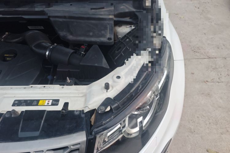 Used Land Rover Discovery Sport 2016 2.0T SE Engine Bay Left