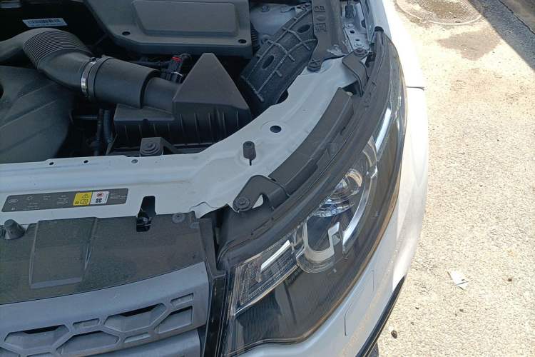 Used Land Rover Discovery Sport 2016 2.0T S Engine Bay Left