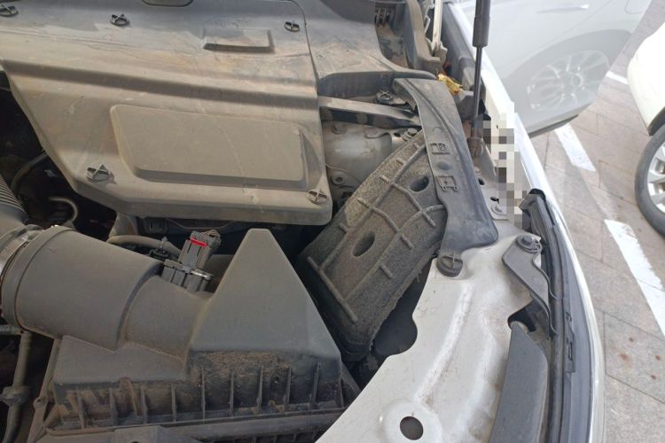 Used Land Rover Discovery Sport 2016 2.0T HSE Engine Bay Left