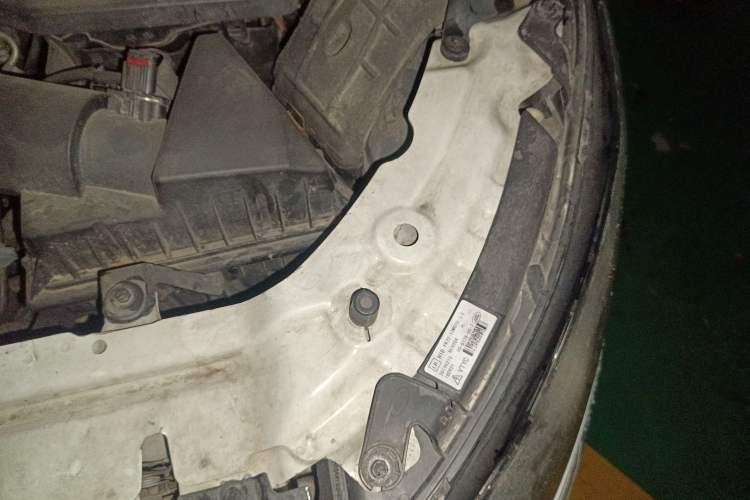 Used Land Rover Discovery Sport 2016 2.0T HSE Engine Bay Left