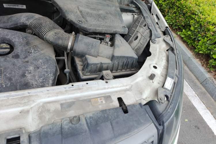 Used Land Rover Discovery Sport 2016 2.0T S Engine Bay Left