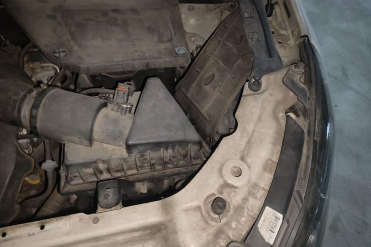 Used Land Rover Discovery Sport 2016 2.0T SE Engine Bay Left