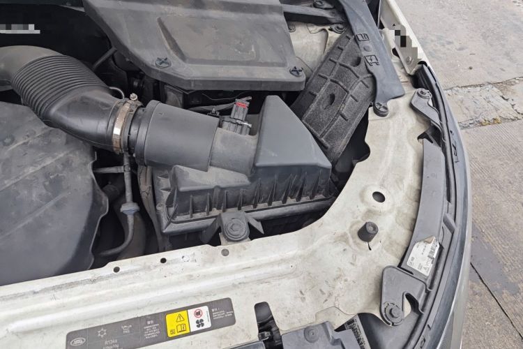 Used Land Rover Discovery Sport 2016 2.0T HSE Engine Bay Left