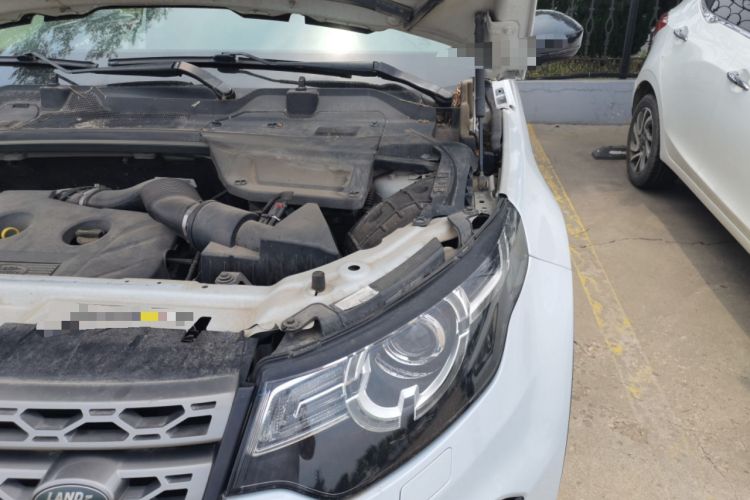 Used Land Rover Discovery Sport 2016 2.0T SE Engine Bay Left