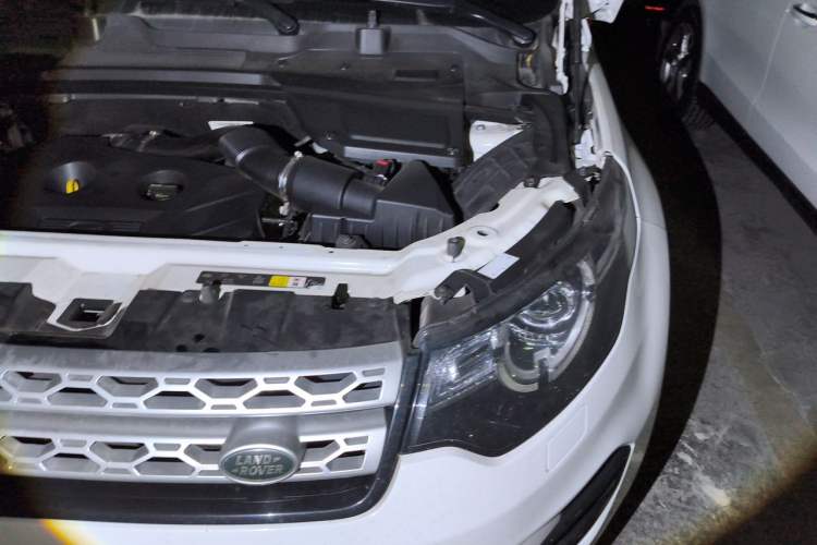 Used Land Rover Discovery Sport 2016 2.0T HSE Engine Bay Left