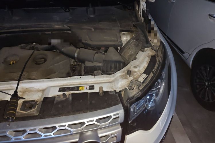 Used Land Rover Discovery Sport 2016 2.0T HSE Engine Bay Left