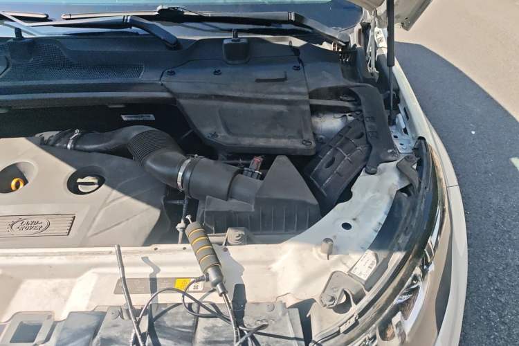 Used Land Rover Discovery Sport 2016 2.0T HSE Engine Bay Left