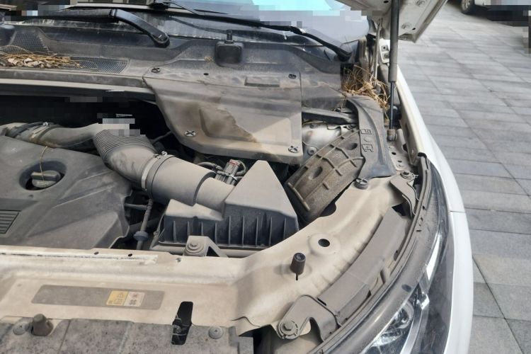 Used Land Rover Discovery Sport 2016 2.0T SE Engine Bay Left