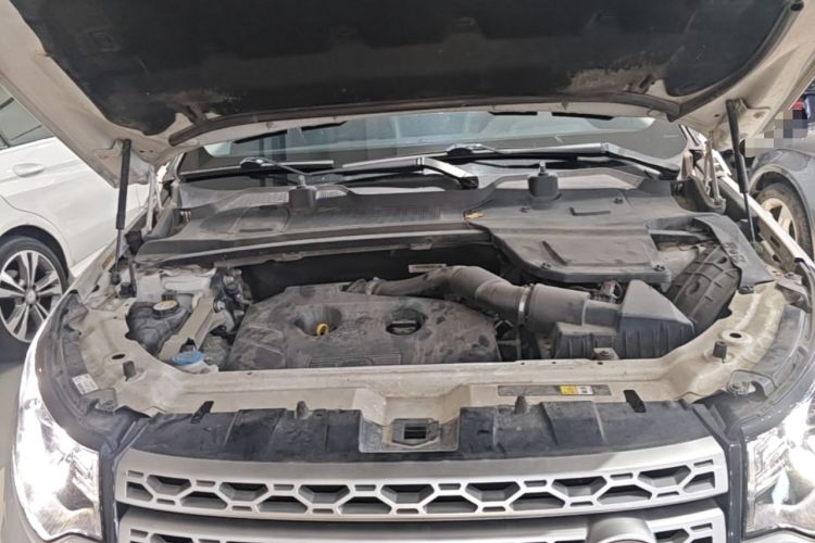 Used Land Rover Discovery Sport 2016 2.0T HSE Engine Bay