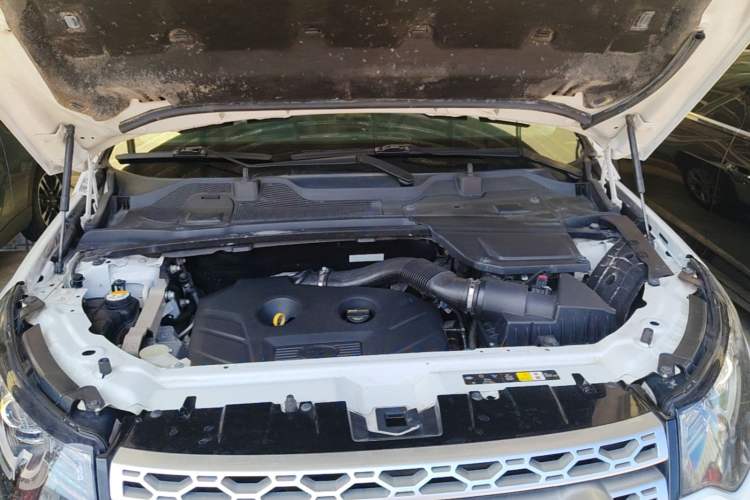 Used Land Rover Discovery Sport 2016 2.0T HSE Engine Bay