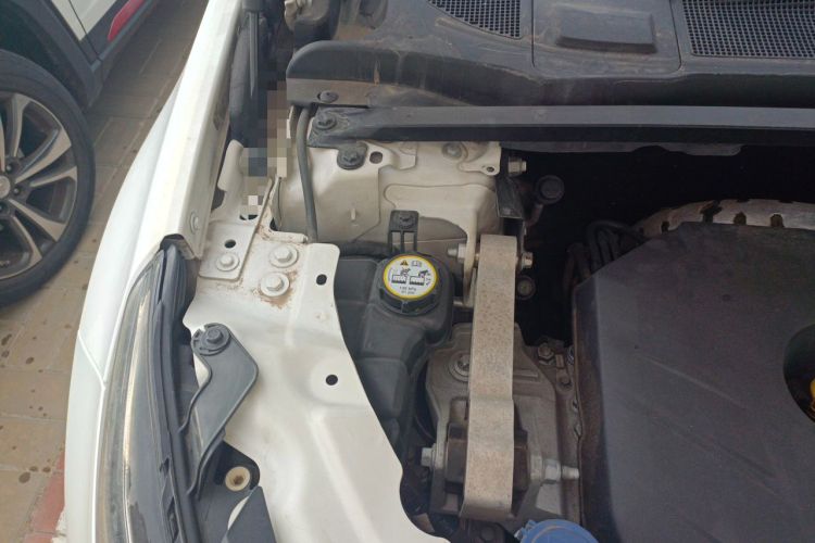 Used Land Rover Discovery Sport 2016 2.0T SE Engine Bay Right