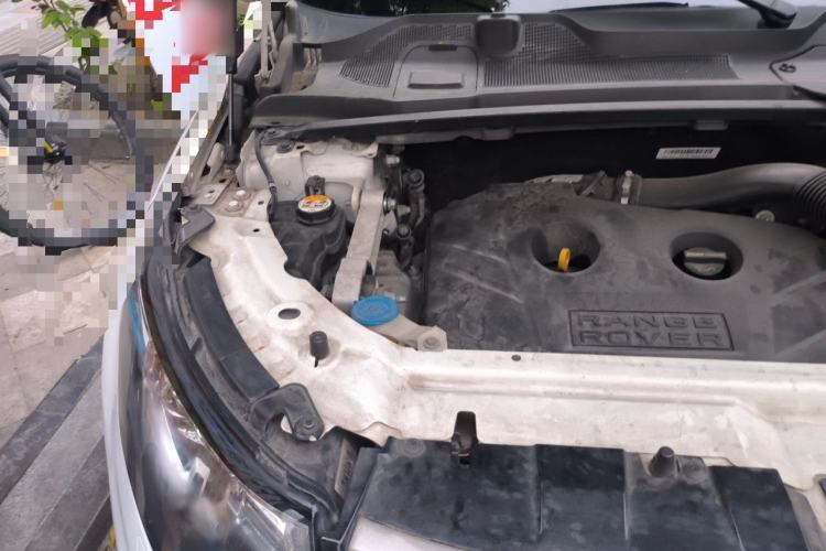 Used Land Rover Discovery Sport 2016 2.0T SE Engine Bay Right