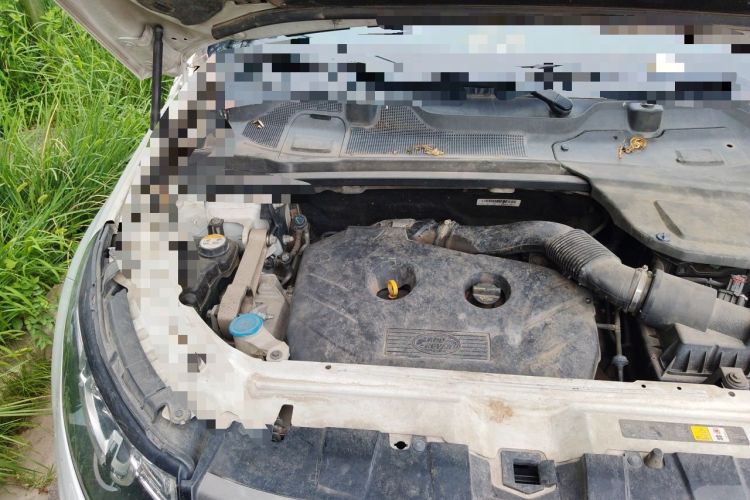 Used Land Rover Discovery Sport 2016 2.0T SE Engine Bay Right