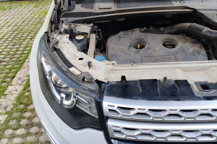 Used Land Rover Discovery Sport 2016 2.0T HSE LUXURY Engine Bay Right