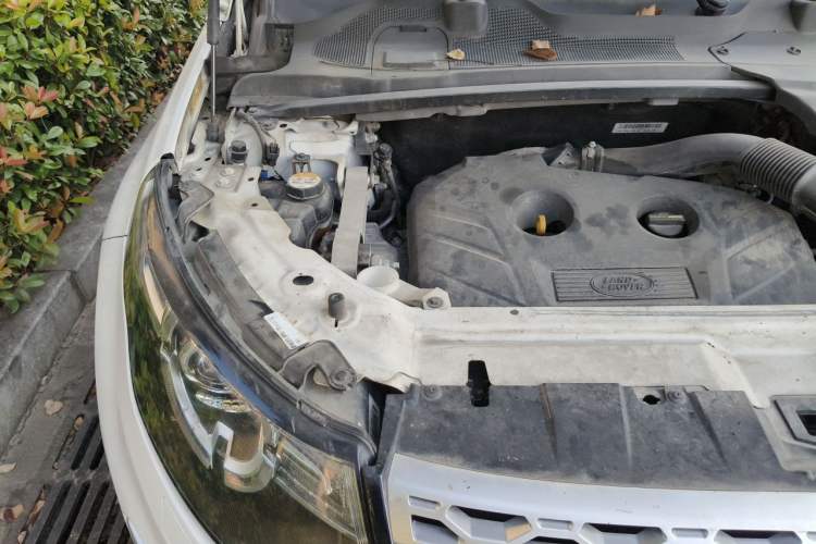 Used Land Rover Discovery Sport 2016 2.0T HSE Engine Bay Right