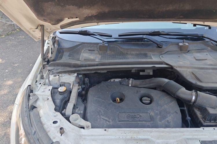 Used Land Rover Discovery Sport 2016 2.0T S Engine Bay Right