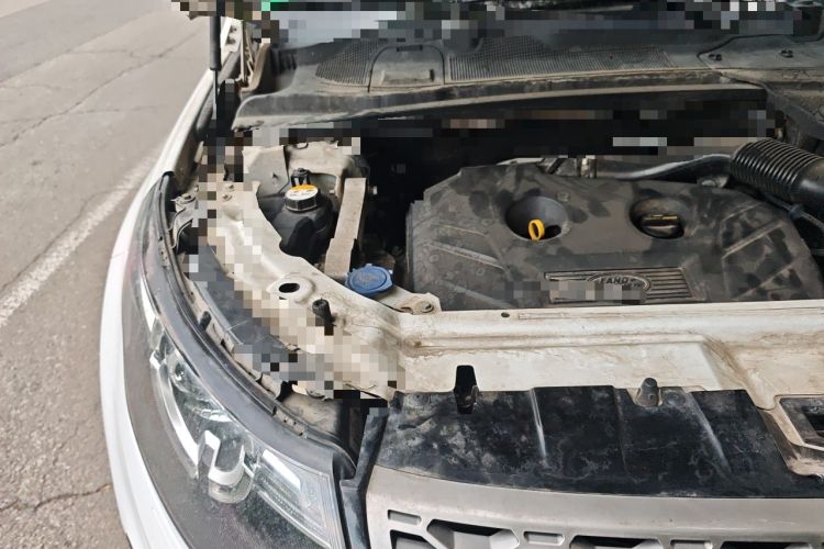 Used Land Rover Discovery Sport 2016 2.0T SE Engine Bay Right