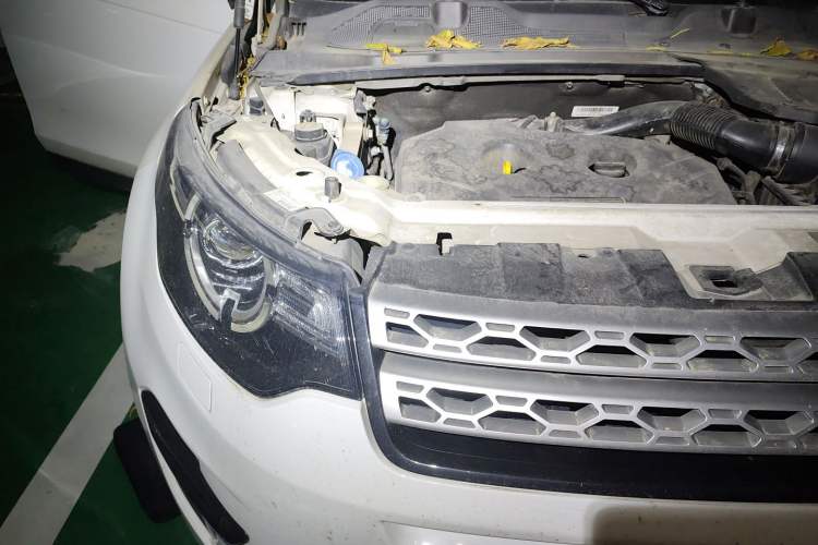 Used Land Rover Discovery Sport 2016 2.0T HSE Engine Bay Right