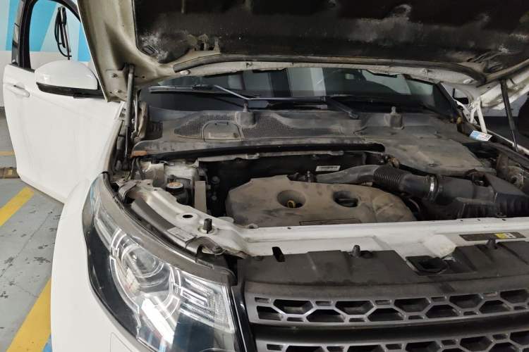 Used Land Rover Discovery Sport 2016 2.0T SE Engine Bay Right