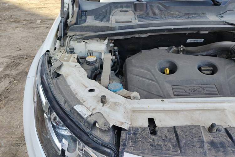 Used Land Rover Discovery Sport 2016 2.0T HSE Engine Bay Right