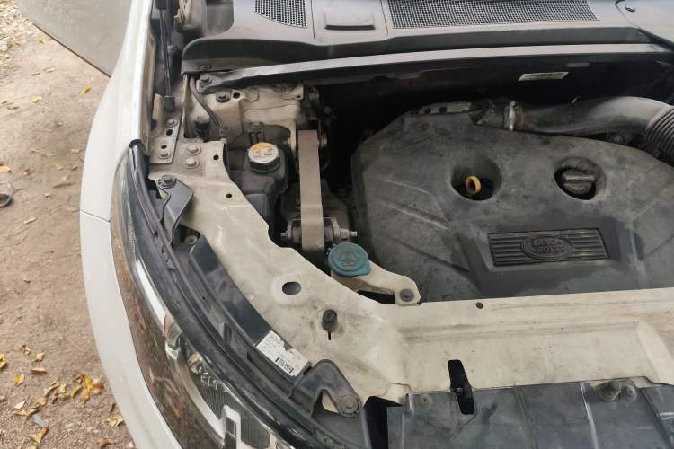 Used Land Rover Discovery Sport 2016 2.0T HSE Engine Bay Right