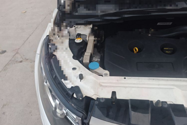 Used Land Rover Discovery Sport 2016 2.0T SE Engine Bay Right