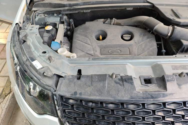 Used Land Rover Discovery Sport 2016 2.0T S Engine Bay Right