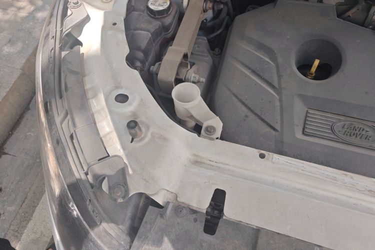 Used Land Rover Discovery Sport 2016 2.0T HSE Engine Bay Right